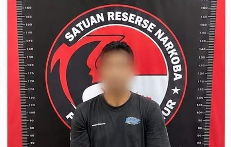 Seorang pria inisial I diduga memiliki sabu sebanyak 32 paket telah diamankan polisi. (Foto: Dok Polres Kutim)