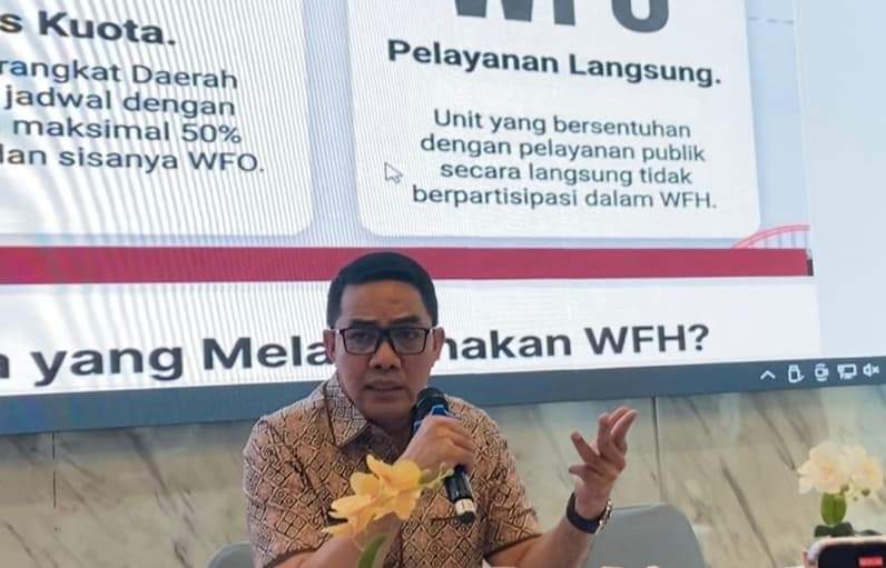 Wali Kota Samarinda, Andi Harun finalisasi kebijakan WFH setiap hari Jumat di lingkungan Pemkot Samarinda, Jumat (10/4/2026). (Foto: Tri/Pusaranmedia.com)