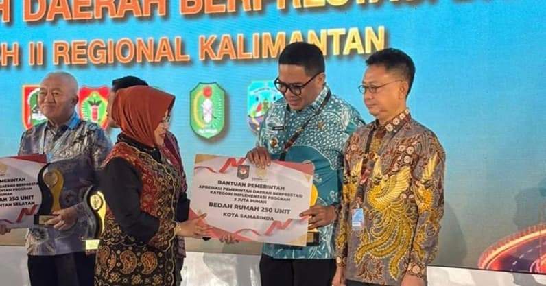 Pemkot Samarinda meraih penghargaan dalam ajang Apresiasi Kinerja Pemerintah Daerah Berprestasi 2026 Batch II Regional Kalimantan yang digelar Kemendagri di Kota Balikpapan, Kamis (3/9/2026). (Foto: Dok.Pemkot Samarinda)