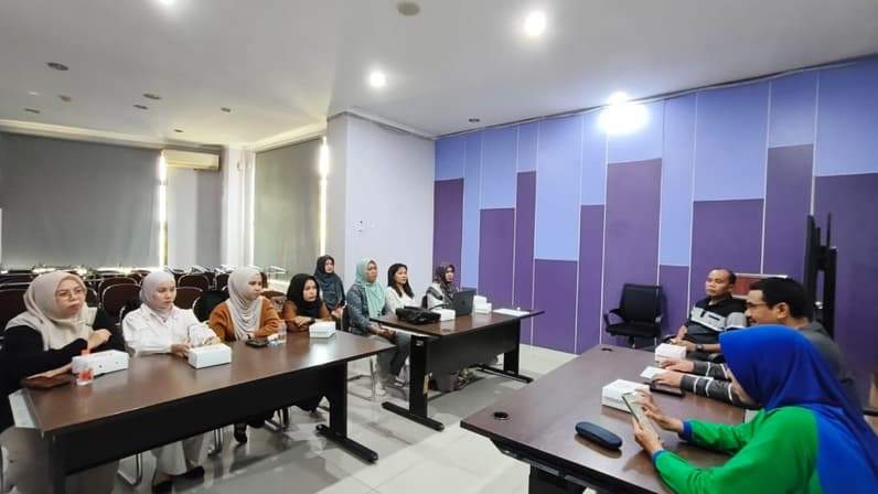 Sekretaris Dispusip Berau, Sunarto, memberikan arahan kepada peserta. (Foto: Dispusip Berau)