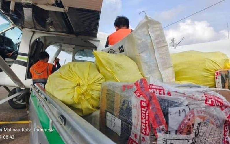 Distribusi bantuan bagi masyarakat Krayan Selatan via Kabupaten Malinau. (Foto: BPBD Nunukan)