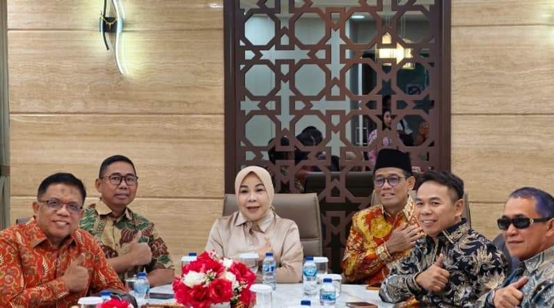 Momen foto bersama di Kantor DPR RI. (foto : Istimewa)