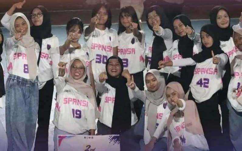 Tim Basket Putri SMPN 1 Bontang. (Foto: Lutfi Aziz/Pusaranmedia.com)