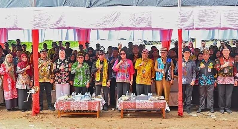 Momen foto bersama di acara peresmian USB di Nunukan. (Foto : Istimewa)