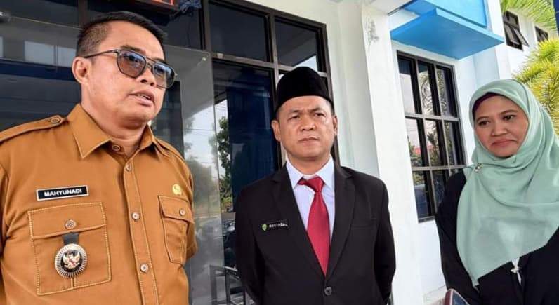 Wakil Bupati Kutim, Mahyunadi (foto kiri). (Foto: dok Prokopim Kutim)