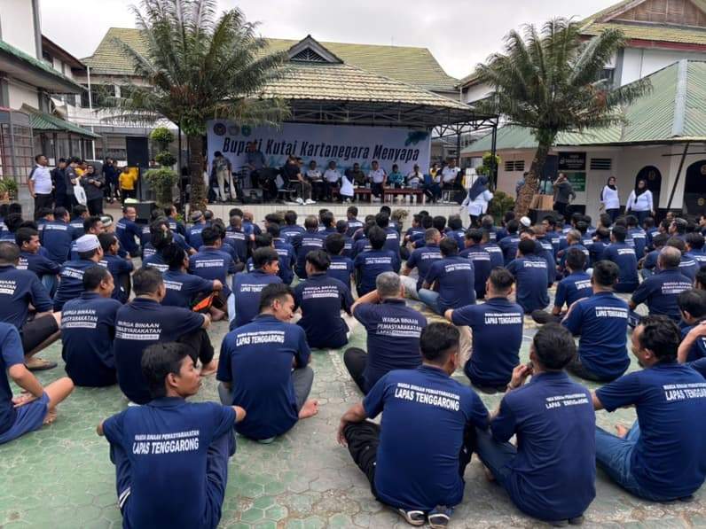 Momen kunjungan bupati kukar ke lapas kelas 2a Tenggarong (Foto: Aswin/pusaranmedia.com)