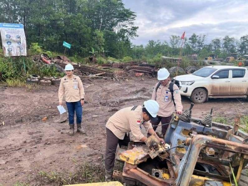 Pengecekan langsung alat berat di sejumlah perusahaan di Nunukan (Foto: UPTD Bapenda Kaltara)