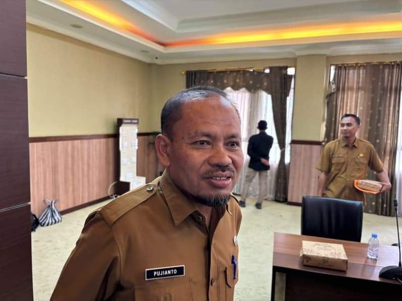 Sekretaris Dinas Pendidikan dan Kebudayaan (Disdikbud) Kabupaten Kutai Kartanegara (Kukar), Pujianto. (Foto: Aswin/Pusaranmedia.com)