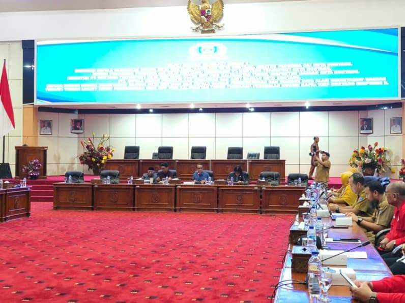 Komisi B DPRD Kota Bontang Gelar Rapat Terkait Persoalan Aset Kapal KMP Bontang Ekspres II. (Foto: Lutfi Aziz/Pusaranmedia.com)
