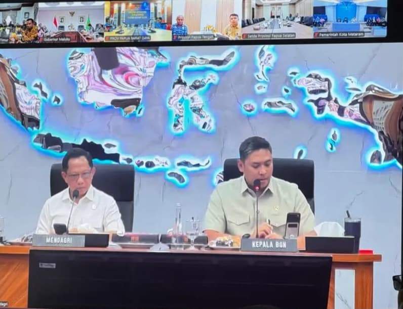 Kepala Badan Gizi Nasional (BGN) RI, Sudaryono (kanan) didampingi Mendagri, Tito Karnavian (kiri) saat rapat Zoom. (Foto: Dok Prokopim Kutim)