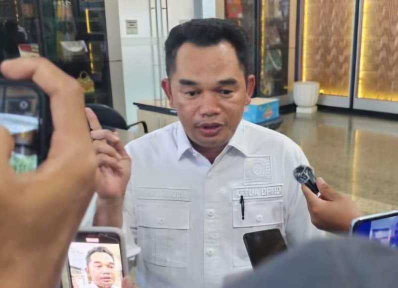 Ketua DPRD Kaltim Hasanuddin Mas'ud menegaskan hak angket masih berlanjut . (Foto: Herdi/Pusaranmedia.com).