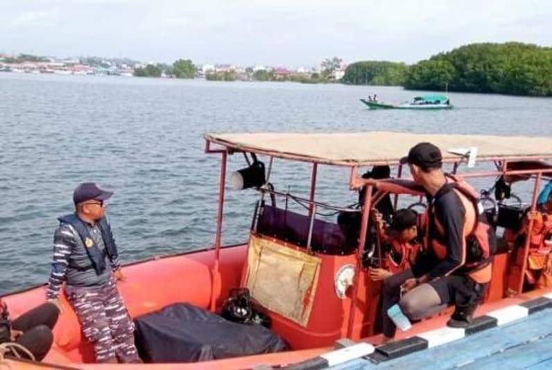 BPBD Bontang Evakuasi Korban Nelayan yang Hilang. (Foto: Lutfi Aziz/Pusaranmedia.com)