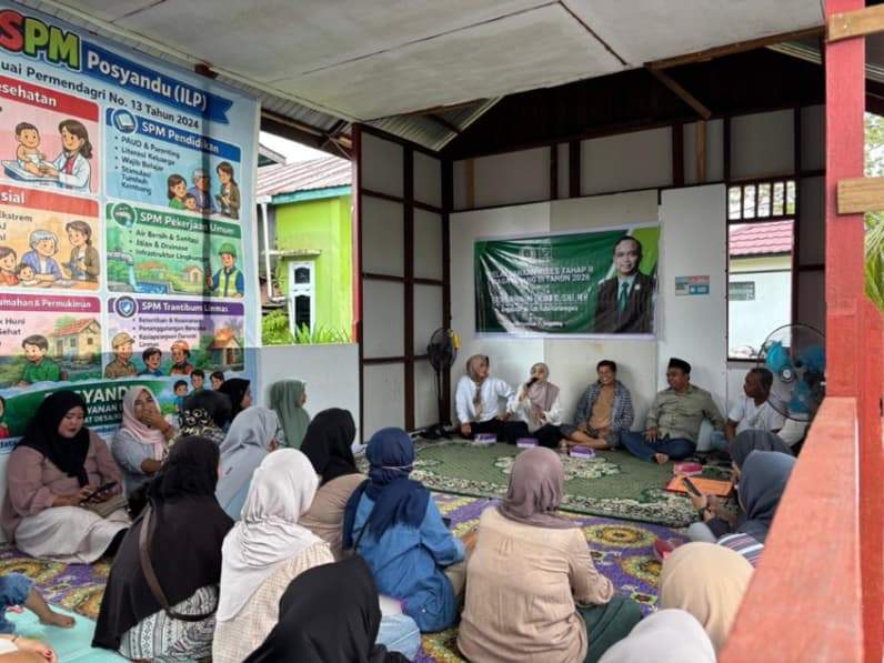 Anggota Dewan Perwakilan Rakyat Daerah (DPRD) Kabupaten Kutai Kartanegara (Kukar), Desman Minang Endianto, menyerap aspirasi masyarakat dalam pertemuan bersama kelompok wanita tani (KWT) dan kader Posyandu (Foto: Aswin/pusaranmedia.com)