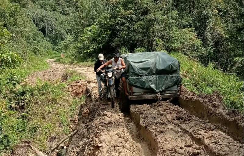 Hujan Picu Kerusakan Jalan Long Layu–Lembudud, 10 Titik Tak Layak Dilintasi