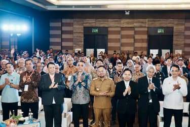 Gubernur Harum Kembali Perjuangkan Perbaikan Jalan Nasional ke Kubar