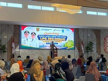 137 Pelaku Usaha Kecil di Samarinda dapat Kartu Jaminan Pembelian LPG 3 Kg