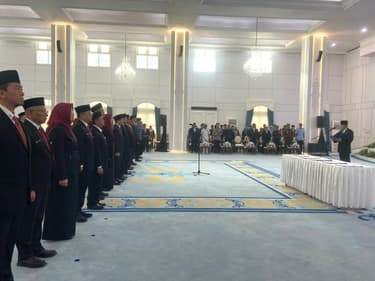 Lantik Sembilan Pejabat Eselon II, Gubernur Rudy Mas'ud Ingatkan Satu Komando