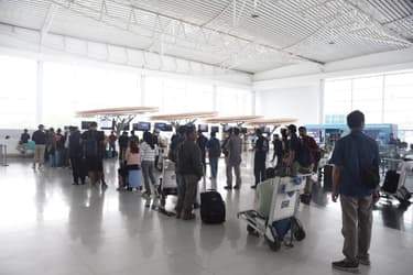 14 Penerbangan Kembali Batal, Rute Jakarta-Bandung di Bandara Sepinggan Masih Ditutup