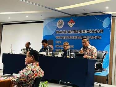 Wamen Transmigrasi Viva Yoga Mauladi Berdialog Langsung dengan Anak Transmigran dan Tokoh Masyarakat Kaltim