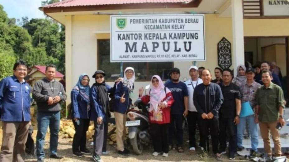 Wujudkan Desa Berkembang dengan Pemberian 80 Judul Buku, DPK Kaltim bersama Pemerintah Provinsi Kaltim Lakukan Monev ke Desa Mapulu, Kabupaten Berau
